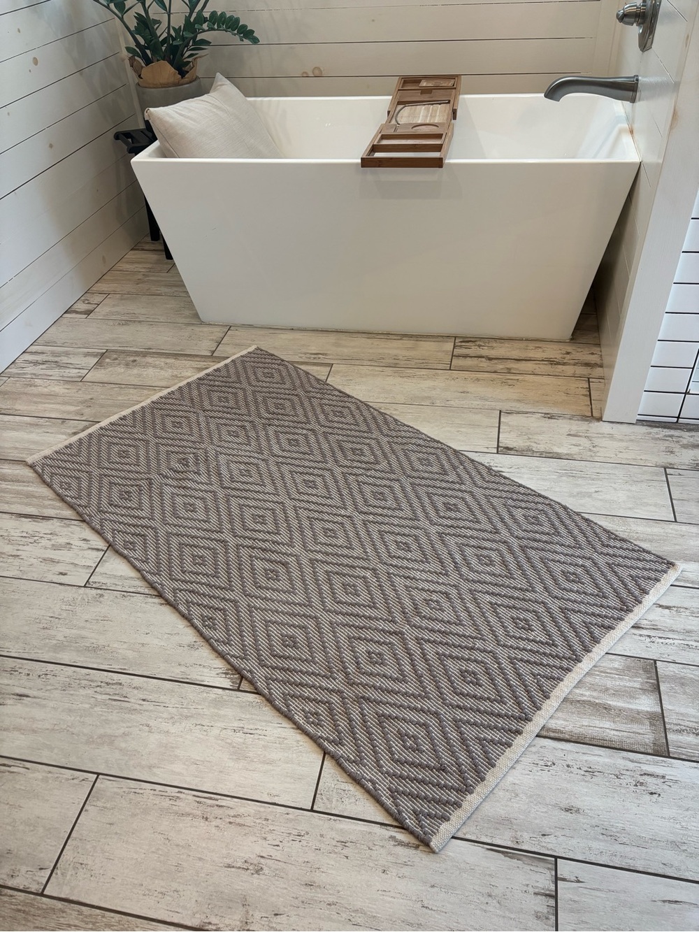Safavieh Montauk Collection Accent Rug - Taupe/Gray